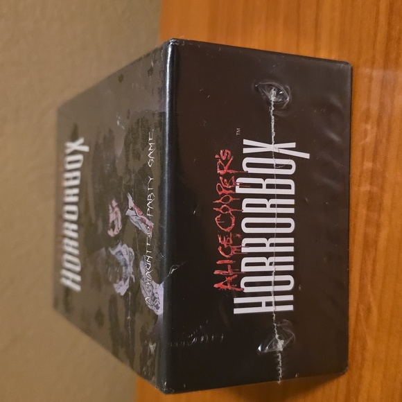 Alice Cooper's HorrorBox FITZ Games A Haunted Party Card Game Version 3 - Picture 7 of 7